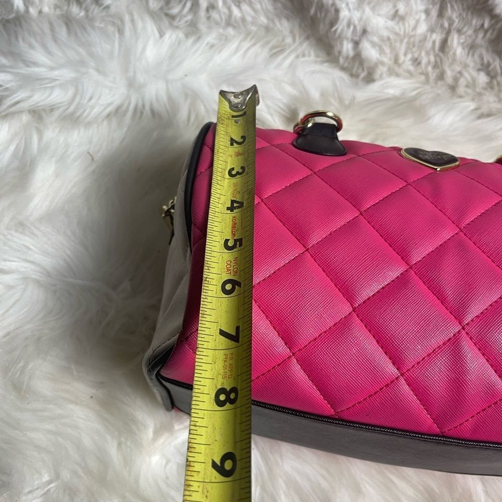 Betsey Johnson Synthetic hot pink, beige & black quilted Satchel/ crossbody bag - Picture 11 of 13